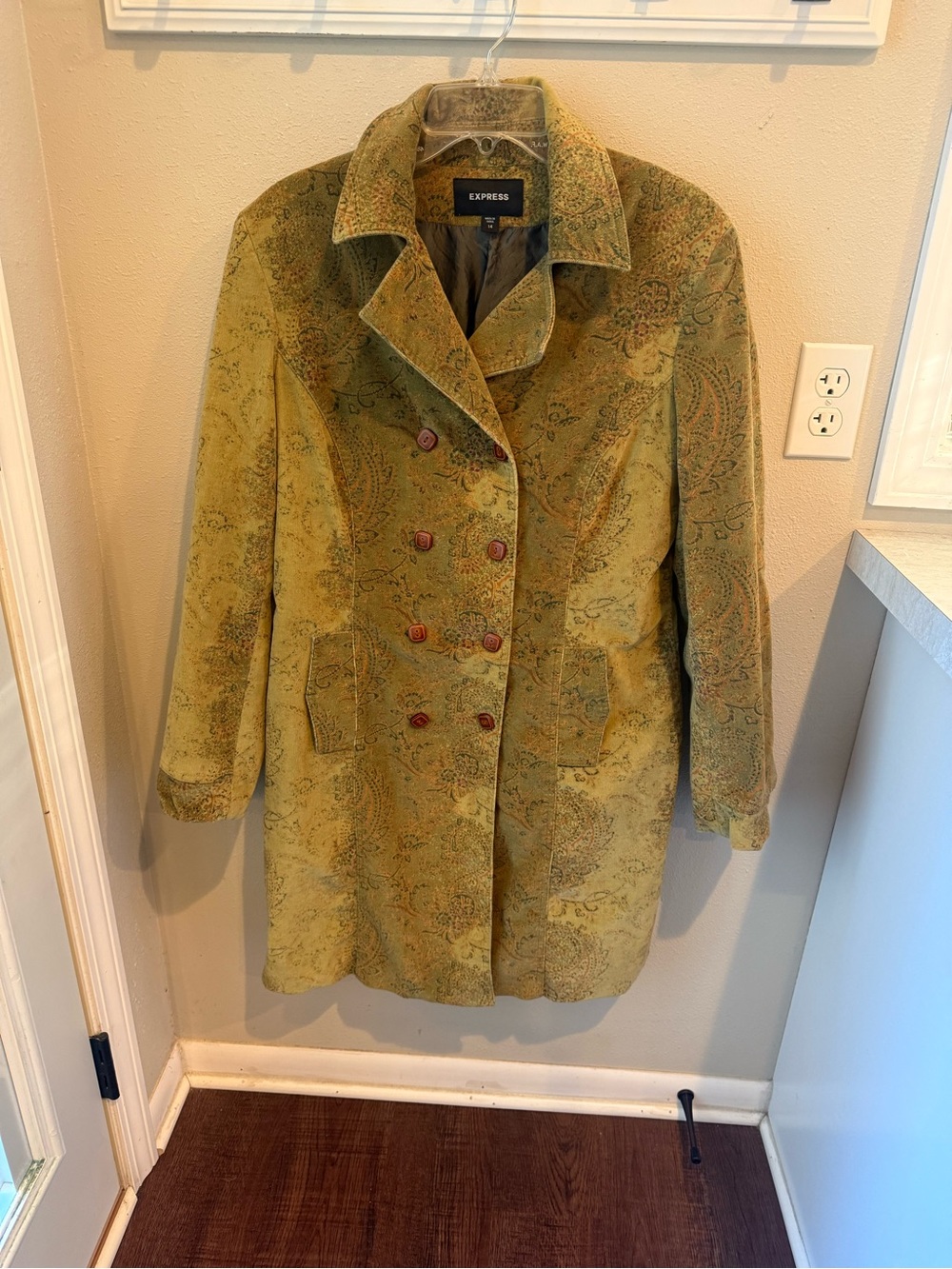 Vintage Express Women's Olive Green Paisley Double-Breasted Coat